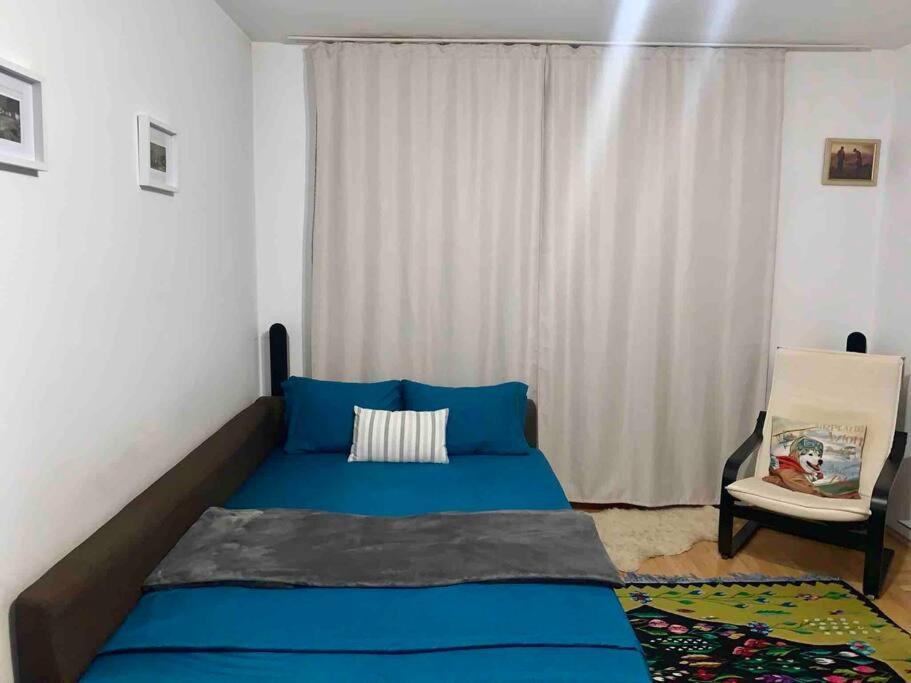 Central Apartment Muncii Area Netflix Boekarest Buitenkant foto