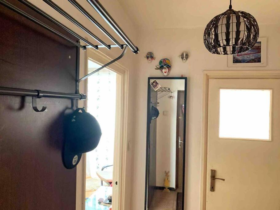 Central Apartment Muncii Area Netflix Boekarest Buitenkant foto