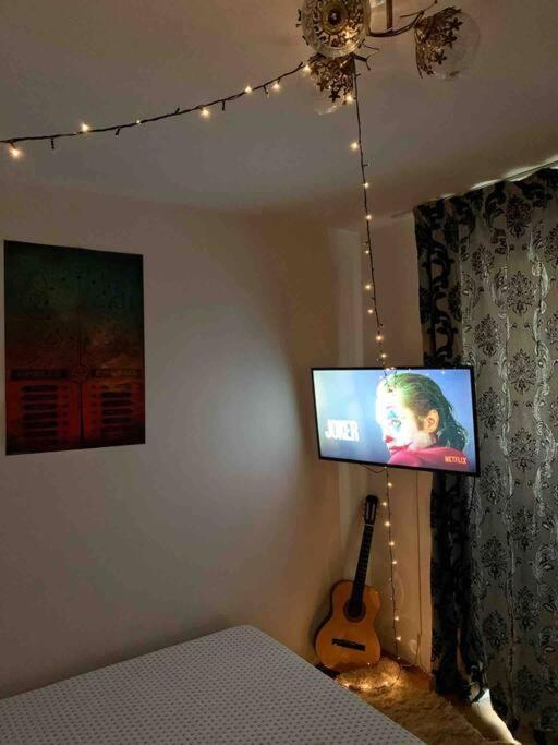 Central Apartment Muncii Area Netflix Boekarest Buitenkant foto