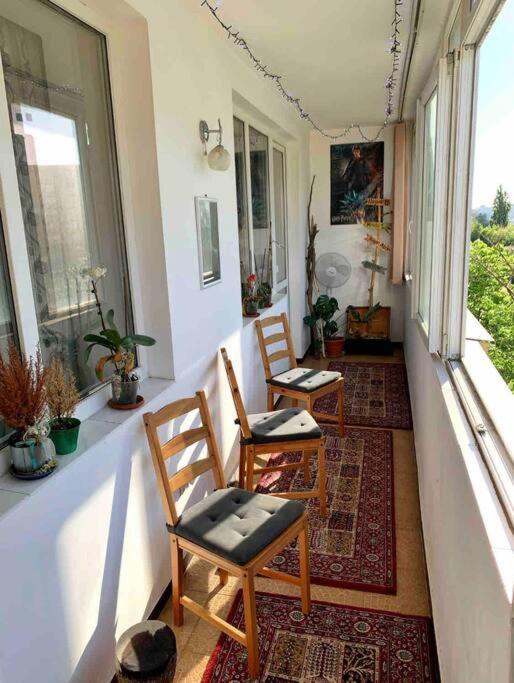 Central Apartment Muncii Area Netflix Boekarest Buitenkant foto